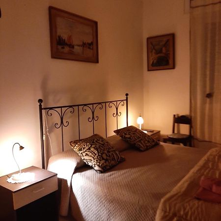 Locazione Turistica Poker D'Assi Hotell Verona Exteriör bild