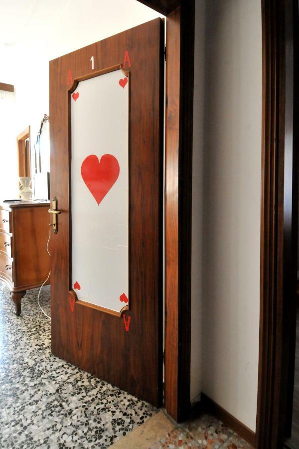 Locazione Turistica Poker D'Assi Hotell Verona Exteriör bild