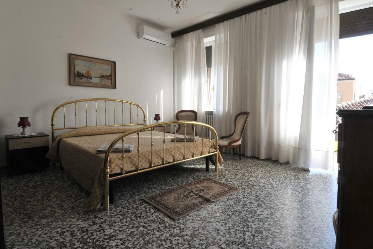 Locazione Turistica Poker D'Assi Hotell Verona Exteriör bild